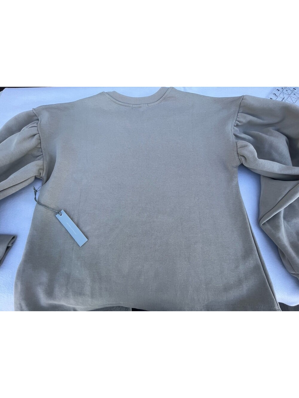 Tart Collections balloon sleeve pullover top, women’s sz M, NWT Taupe,